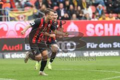 3. Liga; FC Ingolstadt 04 - Dynamo Dresden; Tor Jubel Treffer Max Besuschkow (17, FCI) Freistoß 1:0, Felix Keidel (43, FCI)