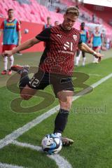 Toto-Pokal - Saison 2023/2024 - FC Ingolstadt 04 - Jahn Regensburg - Simon  Lorenz (Nr.32 - FCI) beim Eckball - Foto: Meyer Jürgen