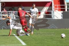 3. Liga; FC Ingolstadt 04 - SV Wehen Wiesbaden; Mads Borchers (9, FCI) Zweikampf Kampf um den Ball Suarez David (47 SVWW)