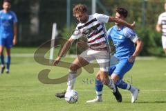 Kreisliga- Saison 2024/25- SV Hundszell - SV Kasing -  - Jan Witek weiss Kasing - Johannes Rindlbacher blau Hundszell - Foto: Meyer Jürgen