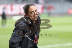 3. Liga; SV Wehen Wiesbaden - FC Ingolstadt 04; gut gelaunt Cheftrainerin Sabrina Wittmann (FCI) vor dem Spiel