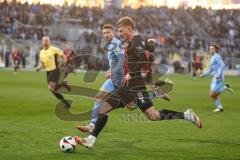 3. Liga; TSV 1860 München - FC Ingolstadt 04; Zweikampf Kampf um den Ball Benjamin Kanuric (8, FCI) Maier Philipp (26 TSV)