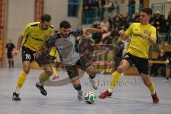 Lotto Bayern Hallencup - Saison 2024/25 - FC Hitzhofen/Oberzell - TSV Ober./Unterhaunstadt- Maik Wnendt gelb Hitzhofen  - Tobias Dietze gelb Hitzhofen  rechts - Baran Cakir grau Ober/Unterhaunstadt - Foto: Meyer Jürgen