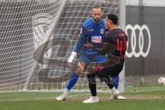 3. Liga - Testspiel - Saison 2025/26 - FC Ingolstadt 04 - SSV 1846 Ulm - Emilio Kehrer (Nr.44 - FCI) mit einer Torchance - Torwart Christian  Ortag (Nr.39 - SSV Ulm) - Foto: Meyer Jürgen
