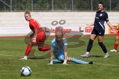 DFB - Pokal Frauen 1. Runde - Saison 2023/2024 - FC Ingolstadt 04 - FC Carl Zeiss Jena - Nina Penzkofer (Nr.13 - FCI Frauen) vergibt eine Torchance - Metzner Anika blau Jena - Foto: Meyer Jürgen