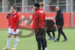 2. Bundesliga Frauen - Saison 2024/25 - FC Ingolstadt 04 Frauen - FC Bayern München - Trainer Alexander Zvonc FCI beim warm machen - XXXXX - Foto: Meyer Jürgen