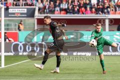 3. Liga; FC Ingolstadt 04 - SC Verl; Torchance verpasst Pascal Testroet (37, FCI) Torwart Schulze Philipp (1 SCV)