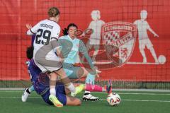 2. Bundesliga Frauen - Saison 2025/26 - FC Ingolstadt 04 Frauen - FSV Mainz - Nina Penzkofer (Nr.29 - FC Ingolstadt Frauen I) bei einer Torchance die sie vergibt - Donner Anna blau Mainz - Matsumoto Mamiko Torwart Mainz - XXXXX - Foto: Meyer Jürgen