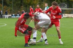 Kreisklasse - Saison 2025/26- Türk SV Ingolstadt - SV Lippertshofen - Enis Kuqanaj rot Türkisch rechts - David Stipic weiss Lippertshofen - Ousseynou Tamba rot Türkisch links - Foto: Meyer Jürgen