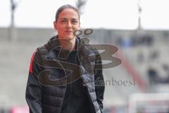 3. Liga; FC Ingolstadt 04 - SV Waldhof Mannheim; Cheftrainerin Sabrina Wittmann (FCI) vor dem Spiel