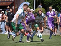 Testspiel - Saison 2026/27 - VFB Eichstätt - FC Ingolstadt 04 - Obed Ugondu (Nr.17 - FCI) - Bastian Bösl (Nr.5 - VFB Eichstätt) - Elias Herger (Nr.11 - VFB Eichstätt) - Foto: Meyer Jürgen