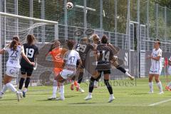 2. Bundesliga Frauen - Saison 2024/25 - FC Ingolstadt 04 Frauen - SCR Altach - Kerstin Bogenschütz (Nr.6 - FCI Frauen) mit einer Torchance - Sarah Dübel Torwart Altach - XXXXX - Foto: Meyer Jürgen