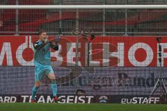 2.BL; FC Ingolstadt 04 - Erzgebirge Aue; Torwart Robert Jendrusch (1, FCI) fordert