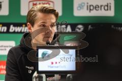 3. Liga; VfB Lübeck - FC Ingolstadt 04; Interview Pressekonferenz Cheftrainer Lukas Pfeiffer (VfB)