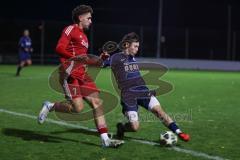 Kreisklasse - Saison 2025/26- TSV Etting - Türkisch SV Ing - Enis Kuqanaj rot Türkisch - Jonas Knon blau Etting - Foto: Meyer Jürgen
