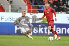 3. Liga; FC Ingolstadt 04 - TSG Hoffenheim II; Max Besuschkow (17, FCI) Lässig Valentin (6 TSG)