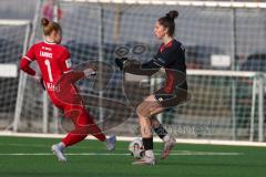 ***2. Bundesliga Frauen - Saison 2025/26 - FC Ingolstadt 04 Frauen - SV Meppen - Emma Kusch (Nr.9 - FC Ingolstadt Frauen I) - Farwick Thea Torwart Meppen  - Foto: Meyer Jürgen