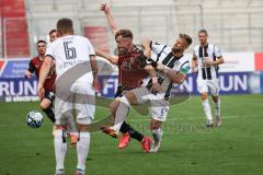 3. Liga; FC Ingolstadt 04 - SSV Ulm 1846; Zweikampf Kampf um den Ball Jannik Mause (7, FCI) Reichert Johannes (5 Ulm)