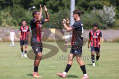 Bayernliga Nord - Saison 2024/25 - FC Ingolstadt 04 II - TSV Karlburg -  Micah Ham (Nr.25 - FCI U21) mit dem 3:0 Führungstreffer - jubel - Kurt Pestel (Nr.19 - FCI U21) - XXXXX - Foto: Meyer Jürgen