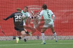 2. Bundesliga Frauen - Saison 2025/26 - FC Ingolstadt 04 Frauen - FFC Turbine Potsdam - Nina Penzkofer (Nr.29 - FC Ingolstadt Frauen I) - Moore Elisabeth weiss Potsdam - Foto: Meyer Jürgen