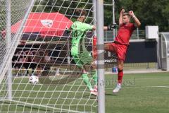 * Testspiel - Saison 2025/26 - FC Ingolstadt 04 - SpVgg Bayreuth - Yannick  Deichmann (Nr.20 - FC Ingolstadt 04) mit einem Tor - jubel -  - Torwart Maurice Dehler (Nr.34 - SpVgg Bayreuth) - Foto: Meyer Jürgen
