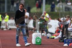 Toto-Pokal; SV Hutthurm - FC Ingolstadt 04; Sportdirektor Ivica Grlic  (FCI) an der Seitenlinie, Spielerbank