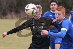 Freundschaftsspiel - Saison 2025/26 - SV Menning - SV Manching - Rainer Meisinger (Nr.8 - SV Manching) - Moritz Faigle blau Menning  - Foto: Meyer Jürgen