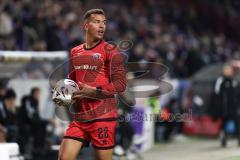 3. Liga; VfL Osnabrück - FC Ingolstadt 04; Marcel Costly (22, FCI) Einwurf