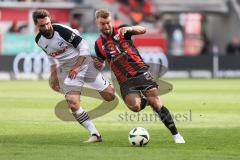 3. Liga; FC Ingolstadt 04 - SC Verl; Zweikampf Kampf um den Ball Mikic Daniel (4 SCV) Yannick Deichmann (20, FCI)