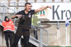 3. Liga; Arminia Bielefeld - FC Ingolstadt 04; an der Seitenlinie, Spielerbank Cheftrainer Michael Köllner (FCI)