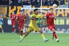 3. Liga; Alemannia Aachen - FC Ingolstadt 04; Jonas Scholz (15, FCI) Zweikampf Kampf um den Ball