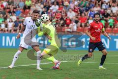 3. Liga; SpVgg Unterhaching - FC Ingolstadt 04; Torchance Pascal Testroet (37, FCI) Torwart Heide Konstantin (1 SpVgg) Schwabl Markus (23 SpVgg)