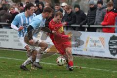 Kreisliga - Saison 2025/26- TSV Kösching - FC Sandersdorf - Matthias Scharlach blau Sandersdorf mitte - Stefan Kuttenberger blau Sandersdorf  links - Sebastian Schneeberger rot Kösching - Foto: Meyer Jürgen