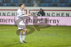 3. Liga; SV Waldhof Mannheim - FC Ingolstadt 04; Max Besuschkow (17, FCI) beschwert sich beim Schiedsrichter