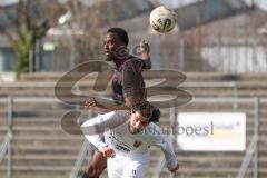 Bayernliga Nord - Saison 2025/26 - FC Ingolstadt 04 II - SpVgg Bayern Hof - Donald Nduka (Nr.27 - FC Ingolstadt II) - Hüseyin Durkan weiss Bayern Hof  - Foto: Meyer Jürgen