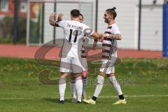 Kreisliga - Saison 2025/26- SV Karlskron - SV Kasing - Der 0:3 Führungstreffer - Emre Erbas weiss Kasing - Patrick Rzepka weiss Kasing #11 - Fabian Reichenberger rechts weiss Kasing - jubel - Foto: Meyer Jürgen