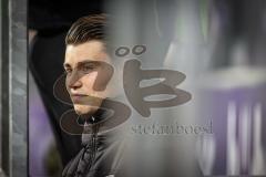 3. Liga; Erzgebirge Aue - FC Ingolstadt 04; vor dem Spiel Torwart Markus Ponath (1, FCI) als Zuschauer