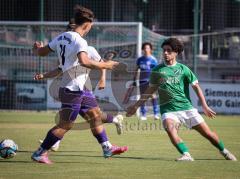 Freundschaftsspiel - FC Gerolfing - VFR Neuburg - Giulio Conti (Nr.5 - FC Gerolfing) - Leon Bojaj (Nr.11 - VFR Neuburg) - Foto: Meyer Jürgen