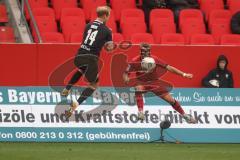3. Liga - Saison 2025/26 - FC Ingolstadt 04 - Rot-Weiss Essen - Lucas Brumme (Nr.14 - Rot-Weiss Essen) - Yannick  Deichmann (Nr.20 - FC Ingolstadt 04) - Foto: Meyer Jürgen