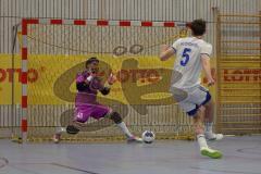 Lotto Bayern Hallencup - Lindenkreuzhalle Saison 2024/25 - FC Deisenhofen - Türk SV Ingolstadt - Tobias Gooss TW rot Türk SV Ing. - Leo Edenhofer weiss Deisenhofer - Foto: Meyer Jürgen