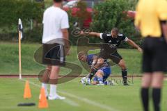 Bezirksliga - Saison 2025/26- TSV Gaimersheim - ASV Dachau - Nicolae Nechita (Nr.19 - TSV Gaimersheim) - Kilian Knöferl blau Dachau - Foto: Meyer Jürgen