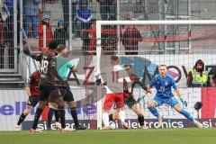 3. Liga; FC Ingolstadt 04 - 
Rot-Weiss Essen; Torwart Marius Funk (1, FCI) Simon Lorenz (32, FCI) Obuz Marvin (11 RWE)