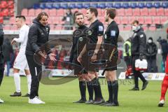 2.BL; 1. FC Heidenheim - FC Ingolstadt 04; Cheftrainer Rüdiger Rehm (FCI) diskutiert nach dem Spiel mit den Schiedsrichtern