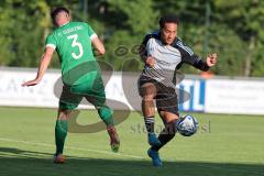 Bezirksliga - Saison 2025/26 - FC Gerolfing - TSV Ober./Unterh.stadt - Christian Träsch grün Gerolfing - Manuel Hunner (Nr.11 - TSV Ober-/Unterh.stadt) - Foto: Meyer Jürgen