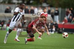 Saison 2026/27 - Freundschaftsspiel - 1. FC Nürnberg - FC Ingolstadt 04 - Joseph Ganda (Nr.16 - FCI) - Styopa Mkrtchyan (Nr.5 - FCN) - Foto: Meyer Jürgen
