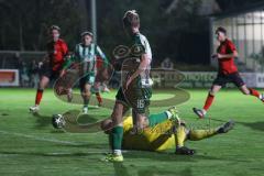Landesliga - Saison 2025/26 - SV Manching - TSV Aindling - Luca Bienek (Nr.16 - SV Manching) legt den Ball auf zum 2:0 Führungstreffer durch Sebastian Graßl (Nr.10 - SV Manching) - Kevin Schmidt Torwart Aindling - jubel - XXXXX - Foto: Meyer Jürgen