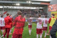 3. Liga - Saison 2025/26 - SV Wehen/Wiesbaden - FC Ingolstadt 04  -  die Spieler bedanken sich bei den Fans -   - XXXXX - Foto: Meyer Jürgen