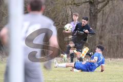 Freundschaftsspiel - Saison 2025/26 - SV Menning - SV Manching - Leon Peric (Nr.20 - SV Manching) - Eric Jung TW Menning - Maximilian Lex blau Menning  - Foto: Meyer Jürgen