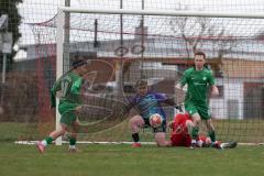 A-Klasse -  Saison 2025/26- TSV Baar/Ebenhausen - SV Manching II - Nico Köppe rot Ebenhausen - Niklas Märkl TW Manching - Tobias Reichart grün Manching #8 - Foto: Meyer Jürgen