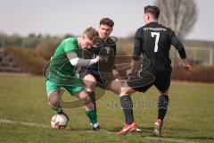 Kreisklasse - Saison 2025/26- TSV Gaimersheim II - SV Lippertshofen - Christoph Katzenbogen schwarz Gaimersheim - Niclas Führer grün Lippertshofen - Fabian Kühnert #7 schwarz Gaimersheim - Foto: Meyer Jürgen